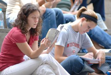 2 college student reading